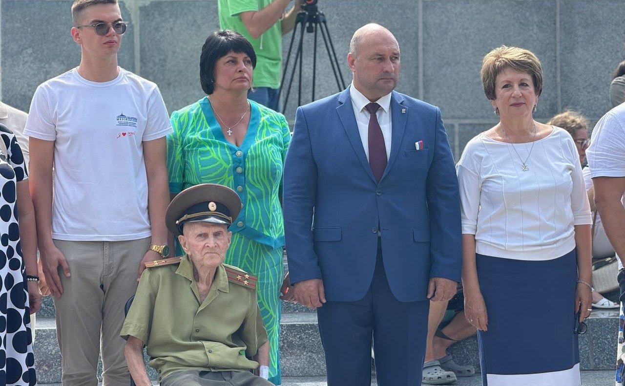 Екатерина Алтабаева приняла участие в праздничном мероприятии, посвящённом Дню государственного флага