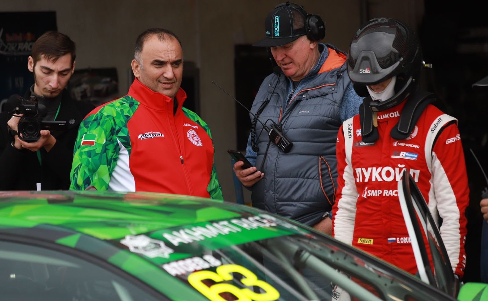 Мохмад Ахмадов принял участие в проведении на автодроме «Крепость Грозная» гонок на выносливость «AKHMAT Race 2021»