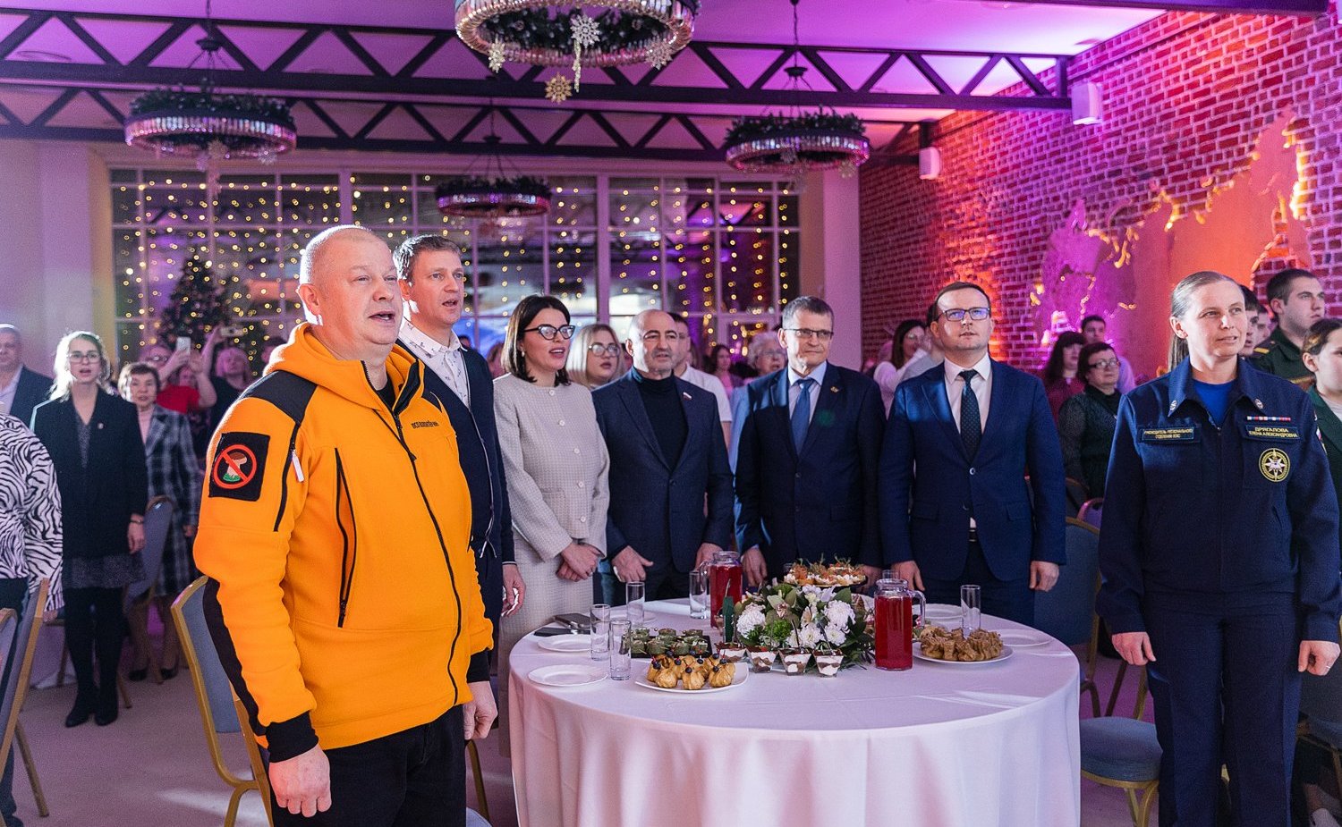 Александр Вайнберг принял участие в церемонии подведения итогов открытого конкурса на вручение памятного знака общественного признания за участие в развитии добровольческого движения «Меняющие мир — 2023»