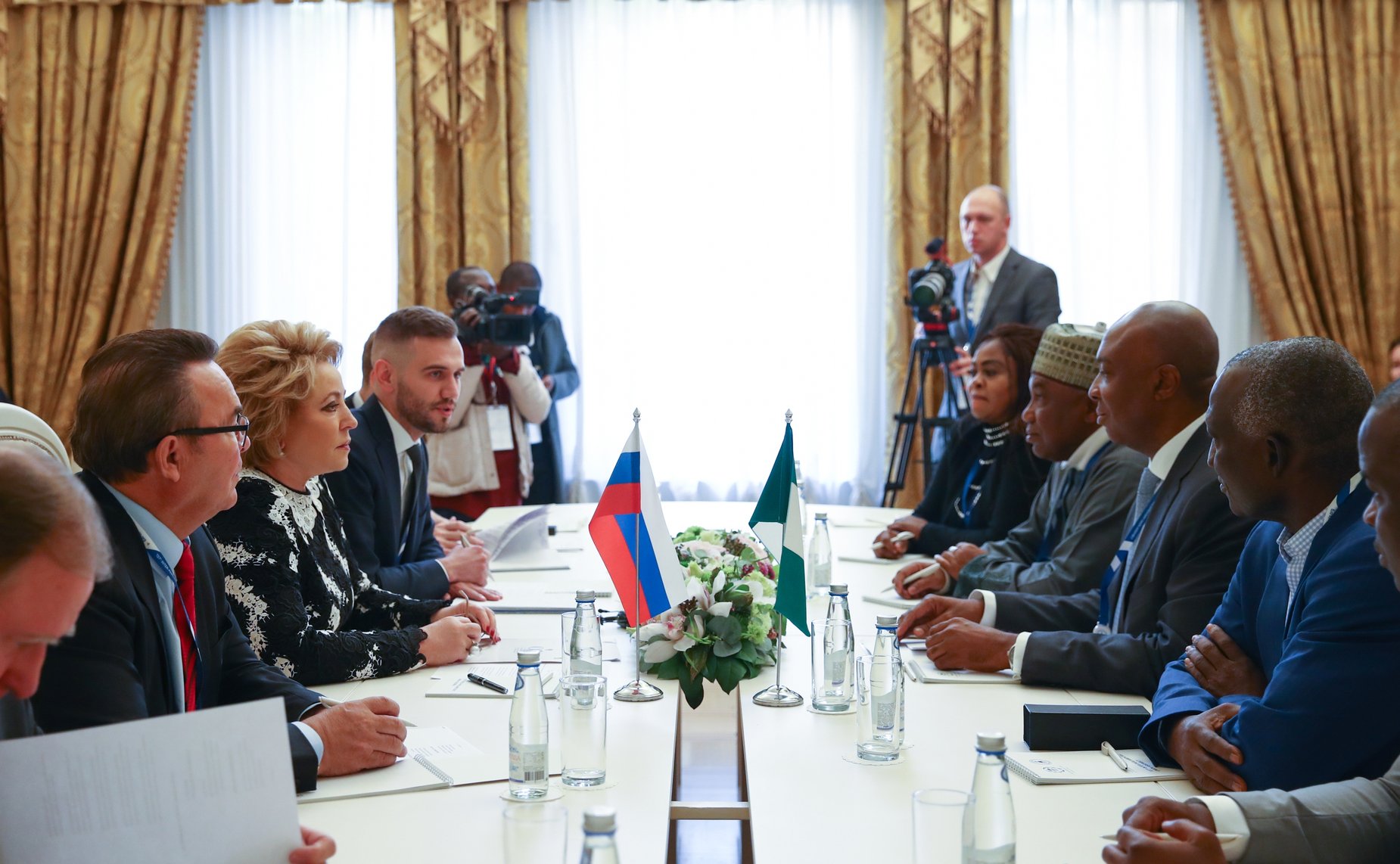 Валентина Матвиенко провела встречу с Председателем Сената Национальной Ассамблеи Федеративной Республики Нигерия Абубакаром Букола Сараки
