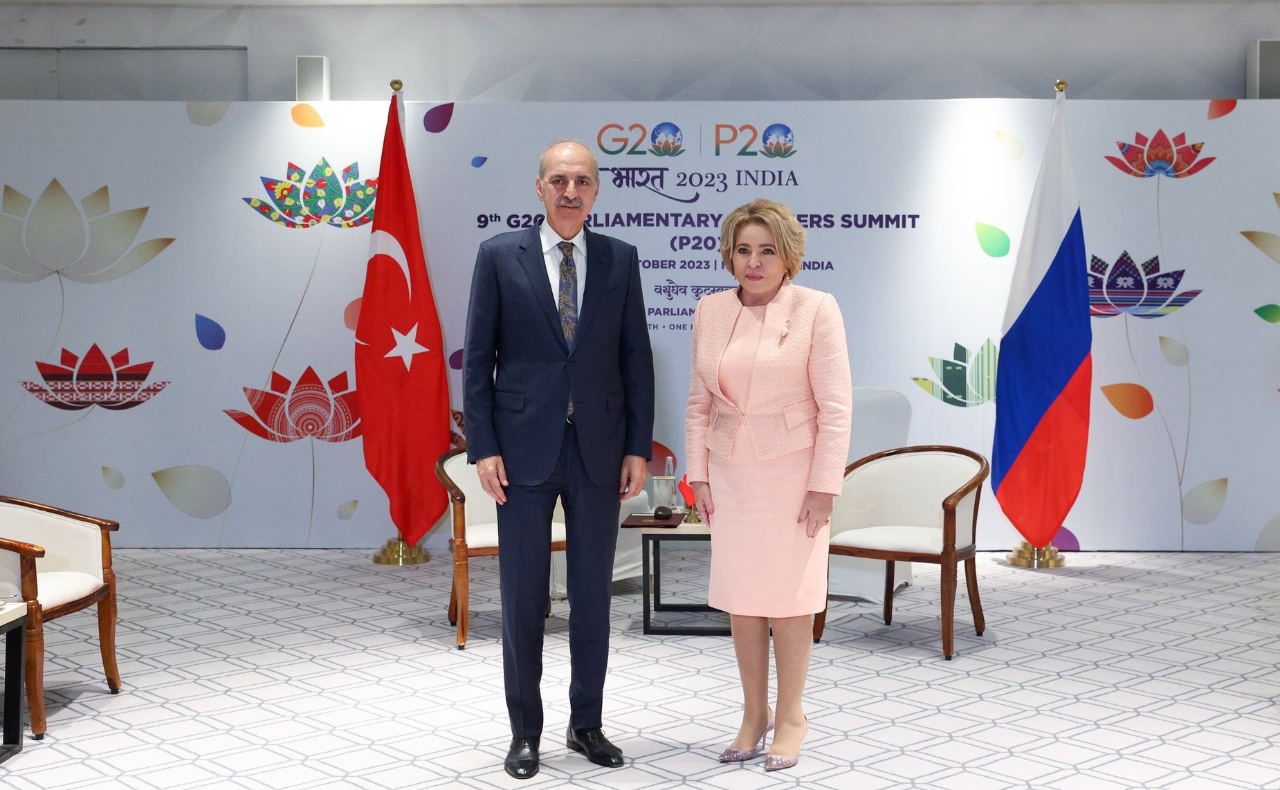 Председатель Совета Федерации Валентина Матвиенко «на полях» девятого Саммита спикеров парламентов стран «Группы двадцати» в Нью-Дели встретилась с Председателем Великого национального собрания Турции Нуманом Куртулмушем