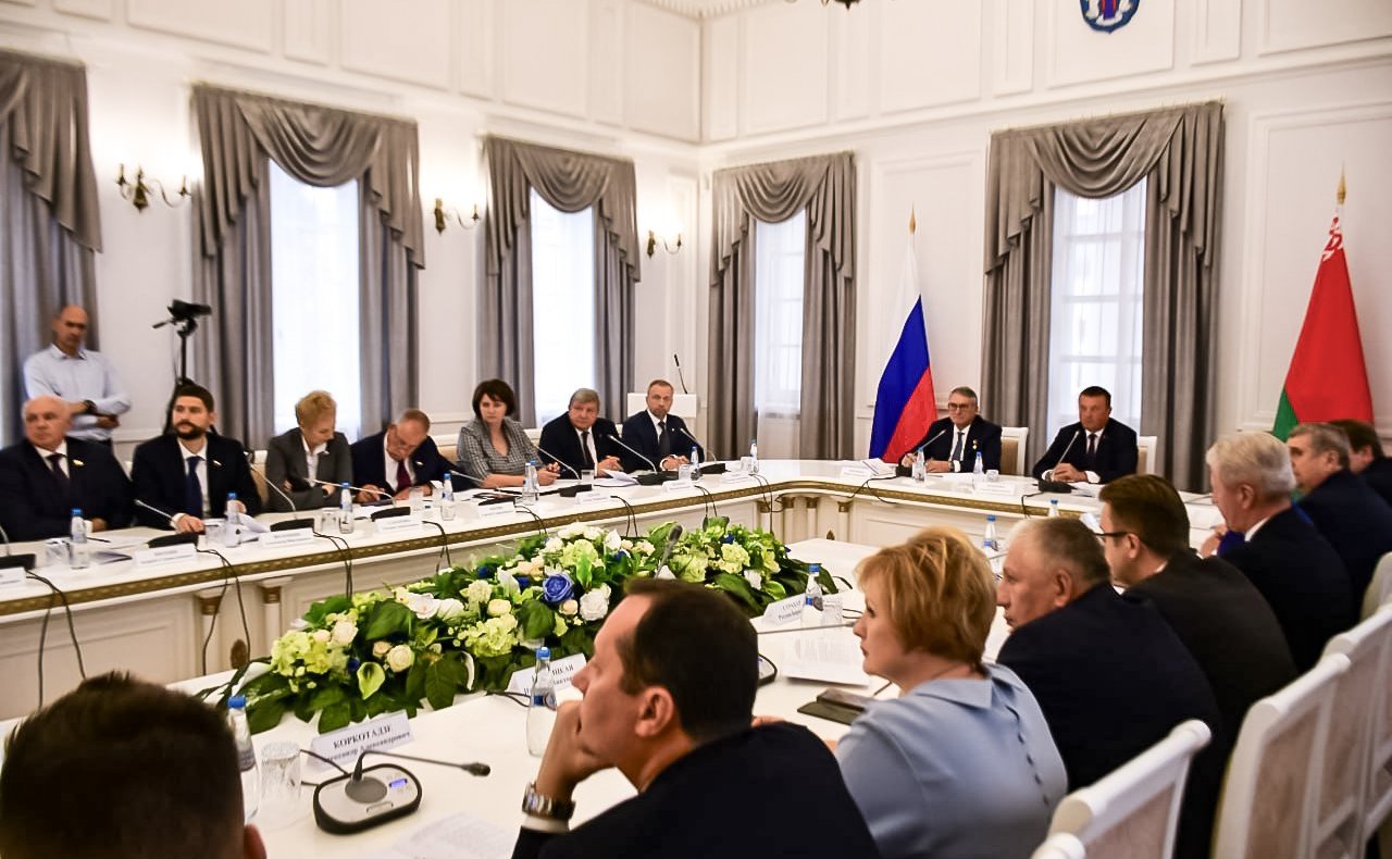 Сенаторы РФ приняли участие в заседании Межпарламентской комиссии Совета Федерации и Совета Республики Национального собрания Республики Беларусь по межрегиональному сотрудничеству