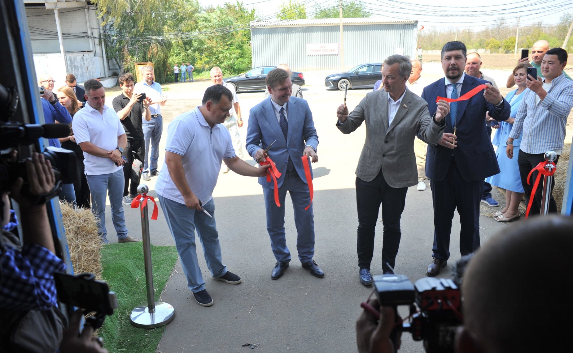 Первый заместитель Председателя Совета Федерации Андрей Яцкин в ходе рабочей поездки в Ростовскую область принял участие в открытии агроагрегатора фермерской продукции