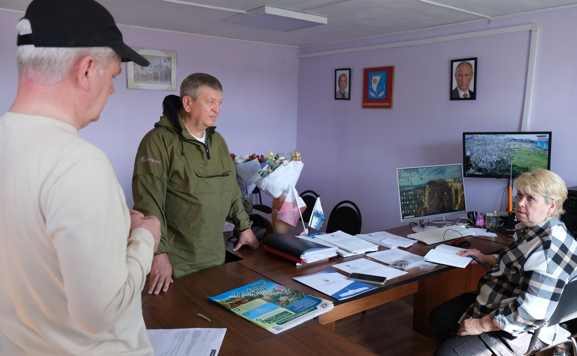 Александр Лутовинов проверил ход работ по берегоукреплению в деревне Андег Ненецкого автономного округа