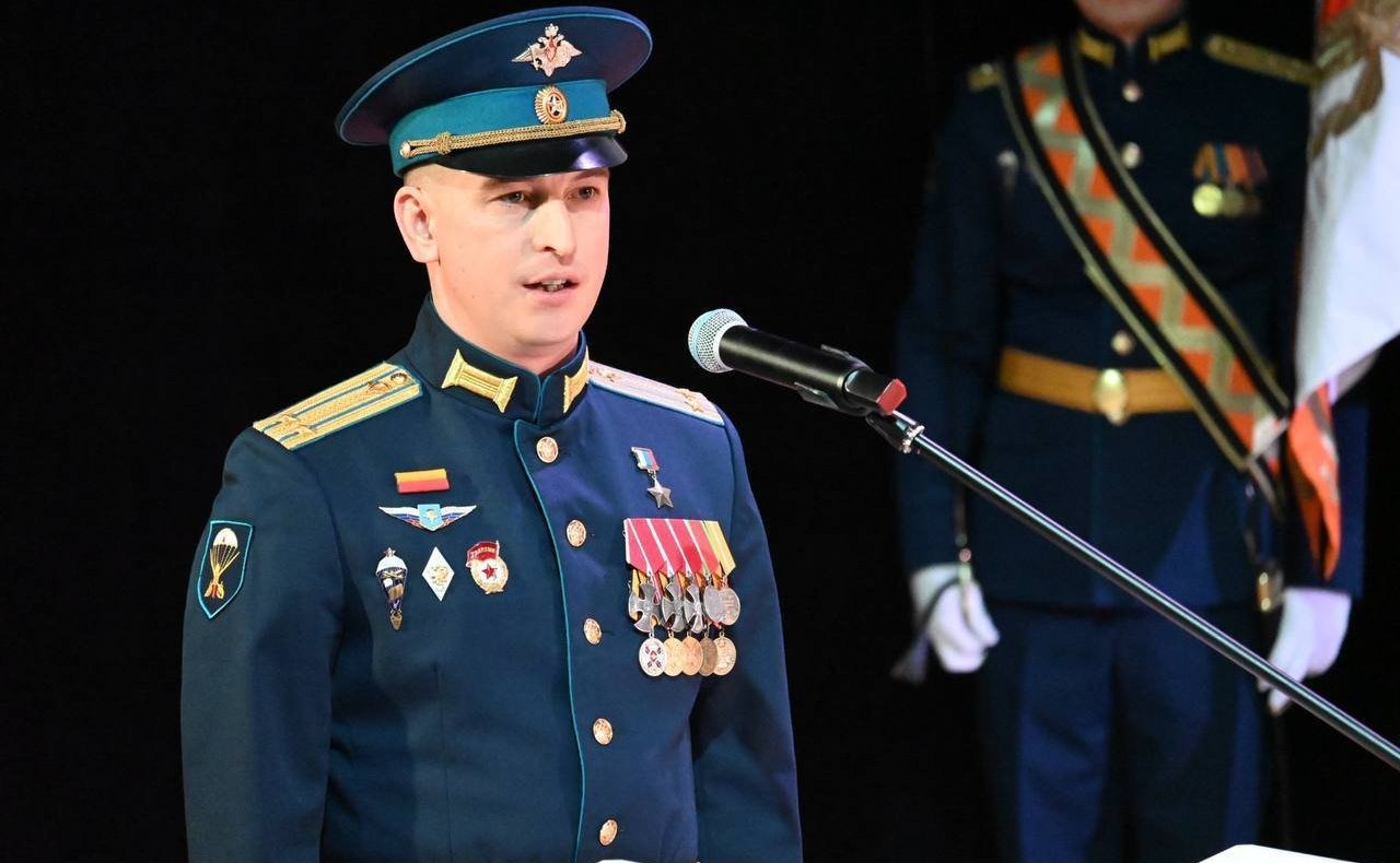 Айрат Гибатдинов принял участие в церемонии вручения Боевых знамен 328-й, 337-й, 345-й, 1180-артиллерийский и 2-й зенитно-ракетный полки 104-й гвардейской десантно-штурмовой дивизии