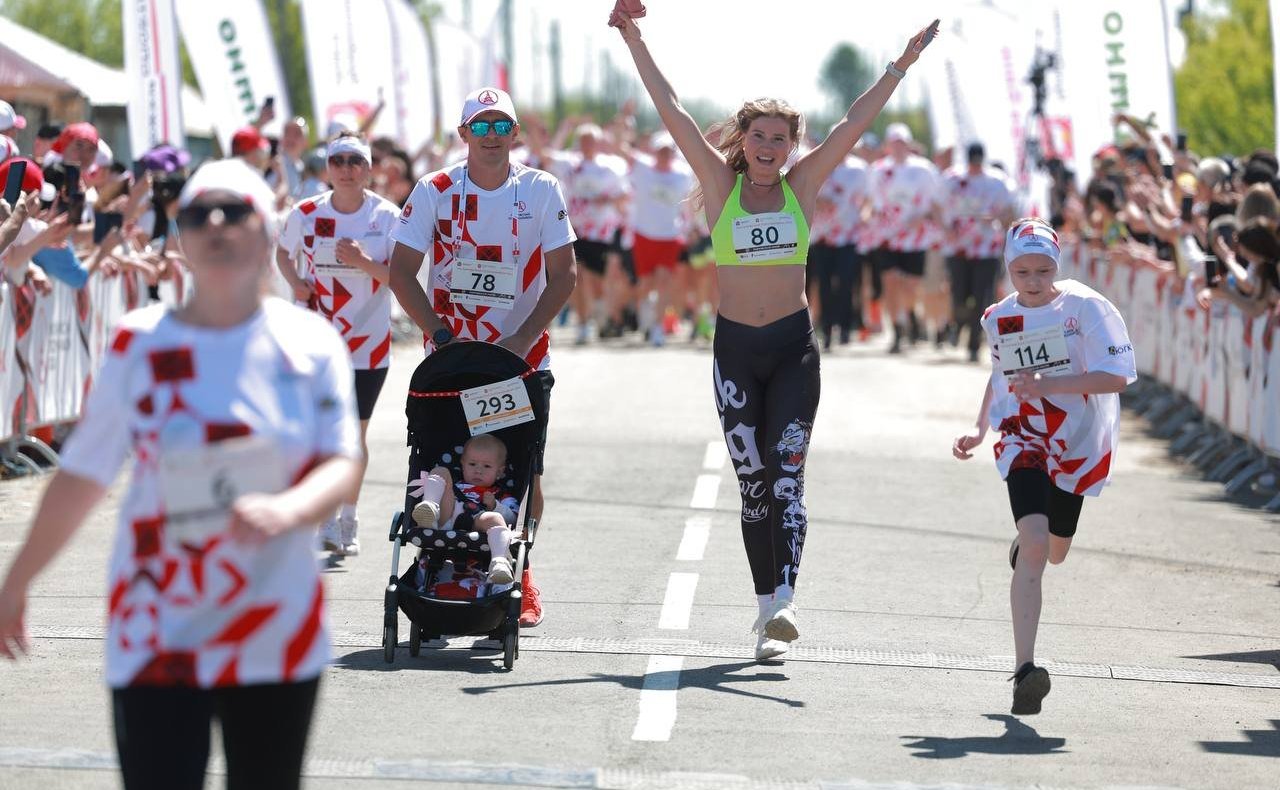 Маргарита Павлова приняла участие в стартовом этапе полумарафона — «Парижской миле»