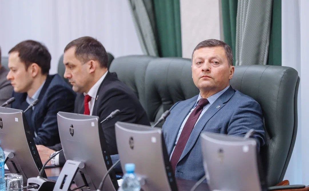 Андрей Хапочкин принял участие в открытии весенней сессии регионального парламента