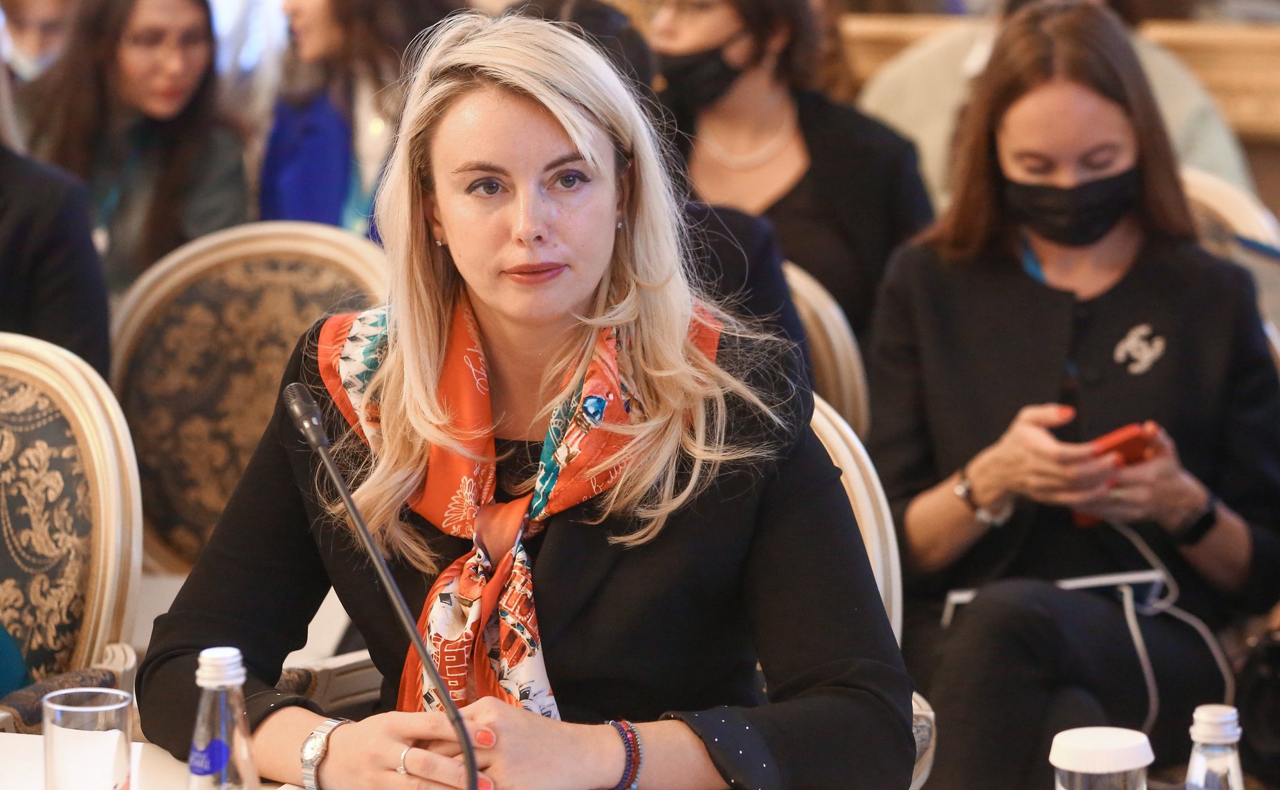 Заседание тематической сессии «Женщины-ученые и глобальные вызовы современности»