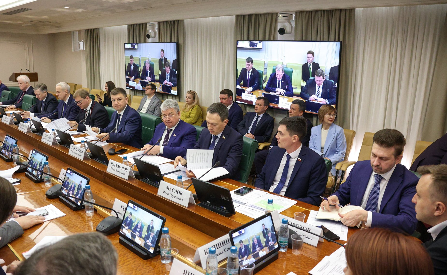 Парламентские слушания Комитета СФ по экономической политике «О реализации программ обновления парка общественного транспорта в субъектах РФ»