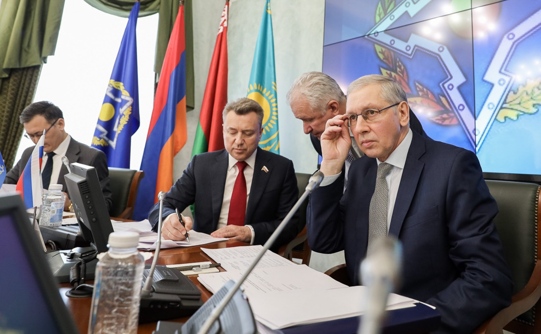 Сенаторы РФ приняли участие в заседаниях постоянных комиссий ПА ОДКБ в Санкт-Петербурге