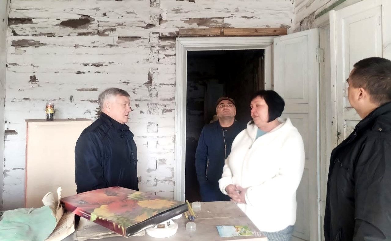 Сергей Михайлов в рамках рабочей поездки в регион осмотрел дом культуры и детскую школу искусств села Акша Акшинского района