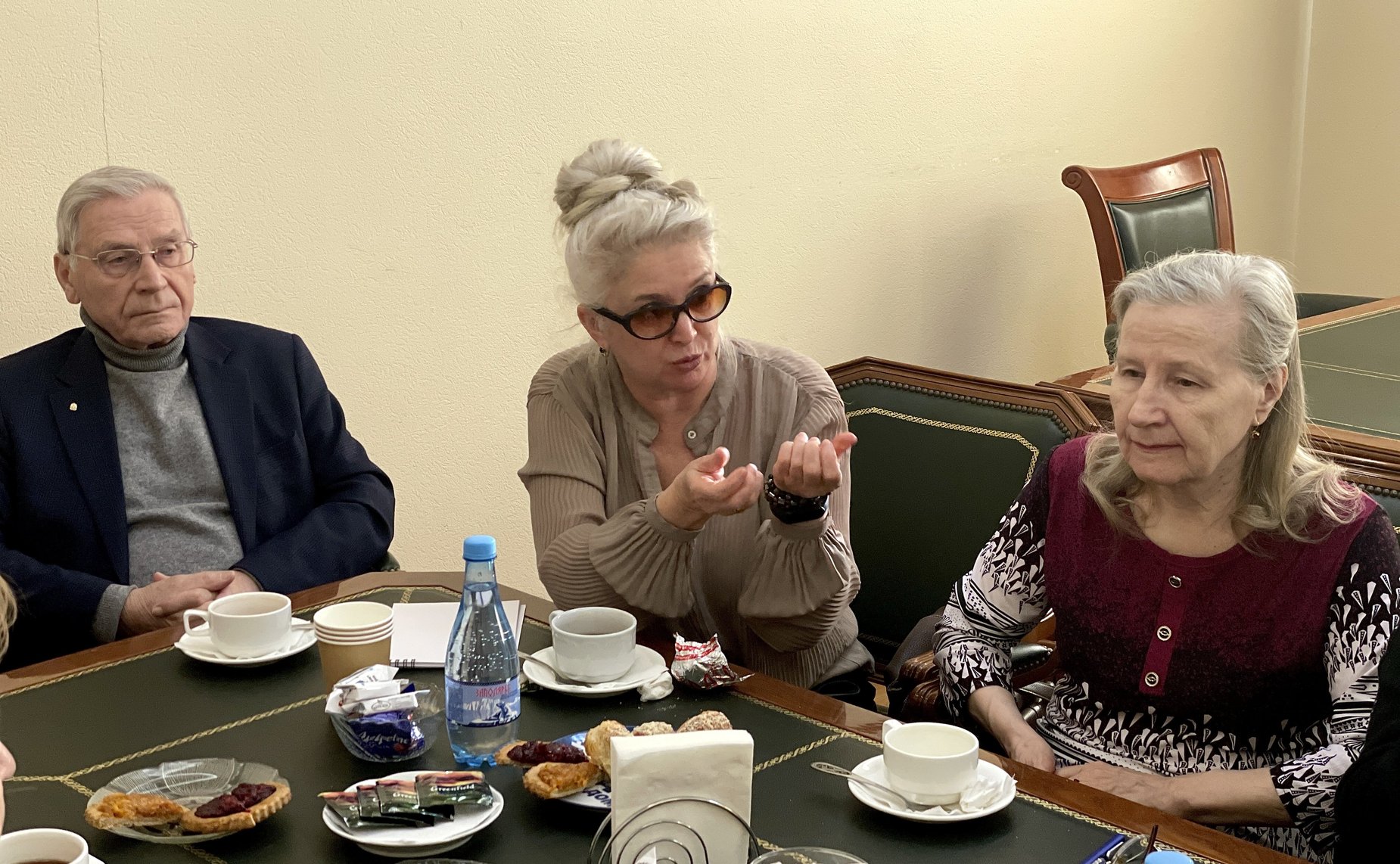 Александр Лутовинов в рамках региональной недели провёл встречу с коллективом Ненецкой окружной общественной организации ветеранов (пенсионеров) войны, труда, вооруженных сил и правоохранительных органов