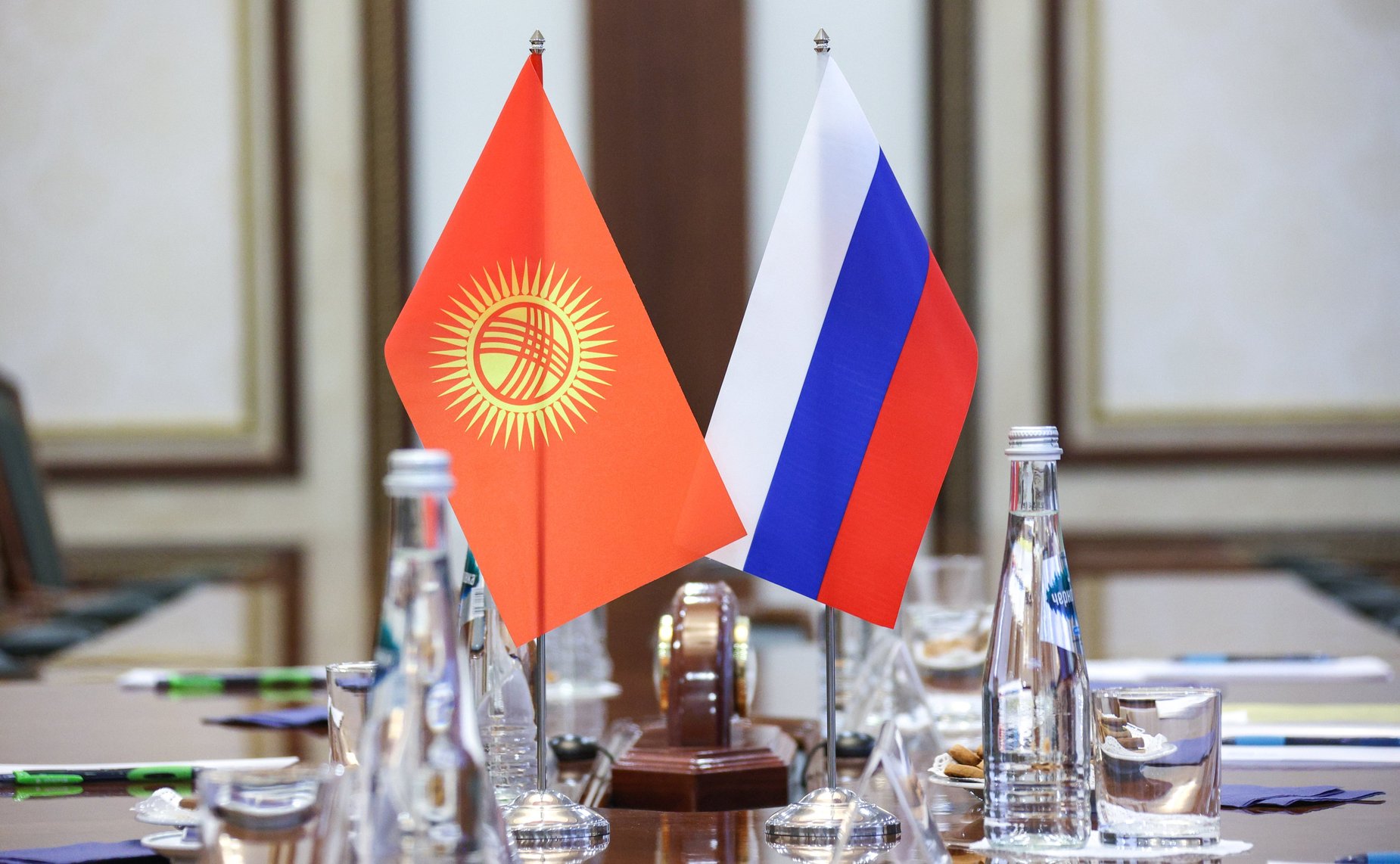 Встреча председателя Комитета Совета Федерации по международным делам Григория Карасина с Чрезвычайным и Полномочным Послом Киргизской Республики в РФ