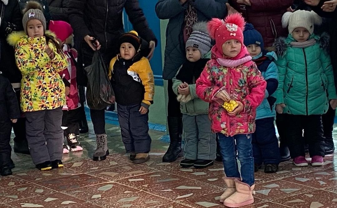 В селе Титоренко Энгельсского района открылась современная площадка для занятий физкультурой и спортом и для детских игр