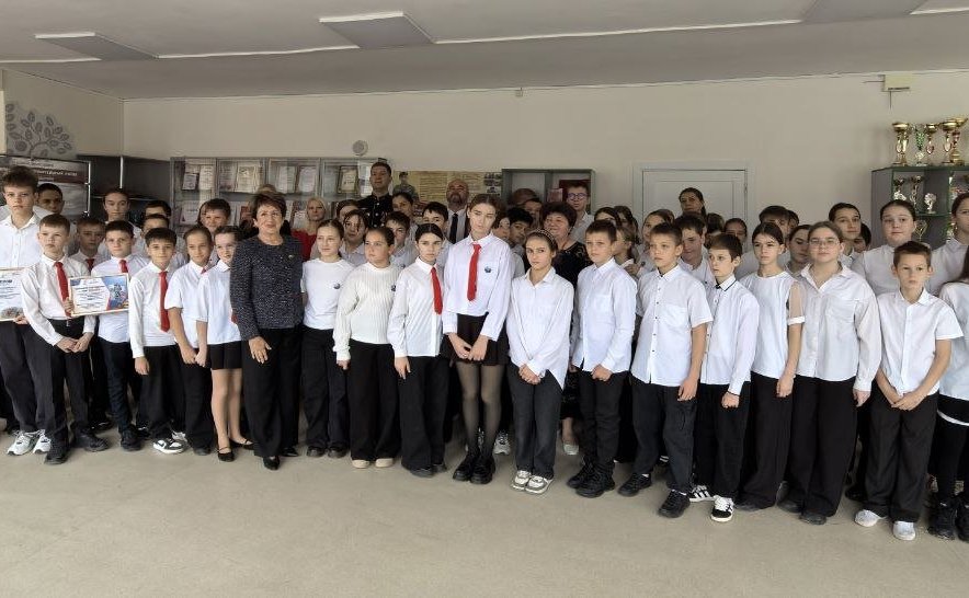 Екатерина Алтабаева посетила школу №59 имени старшего сержанта милиции Е.Г. Скоробогатова, которая находится в селе Терновка