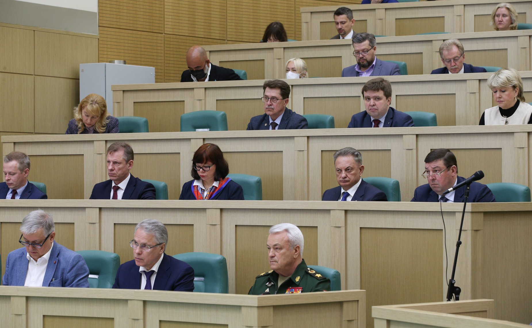 Парламентские слушания на тему «Научный кадровый потенциал страны: состояние, тенденции развития и инструменты роста»