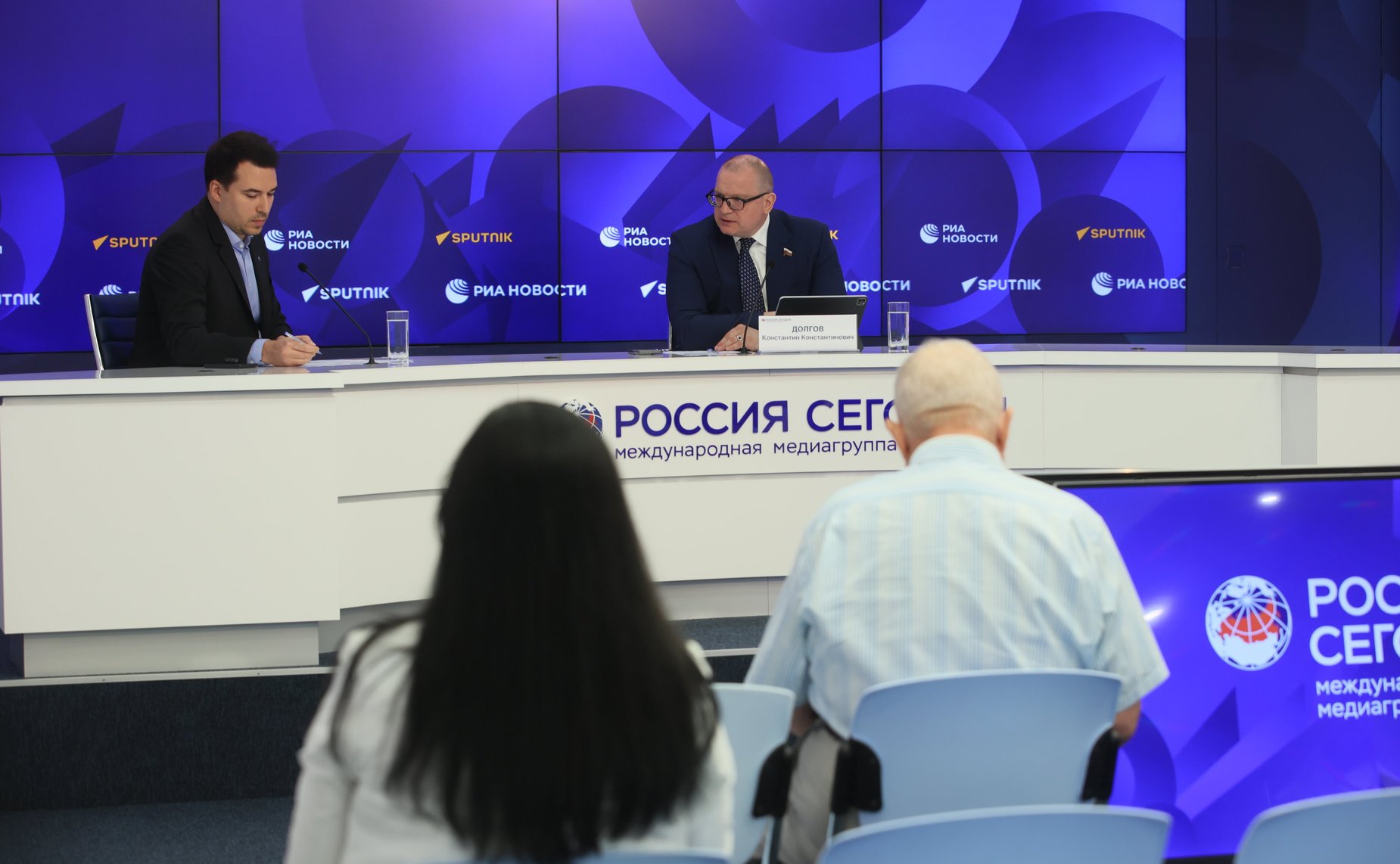 Пресс-конференция заместителя председателя Комитета СФ по экономической политике Константина Долгова