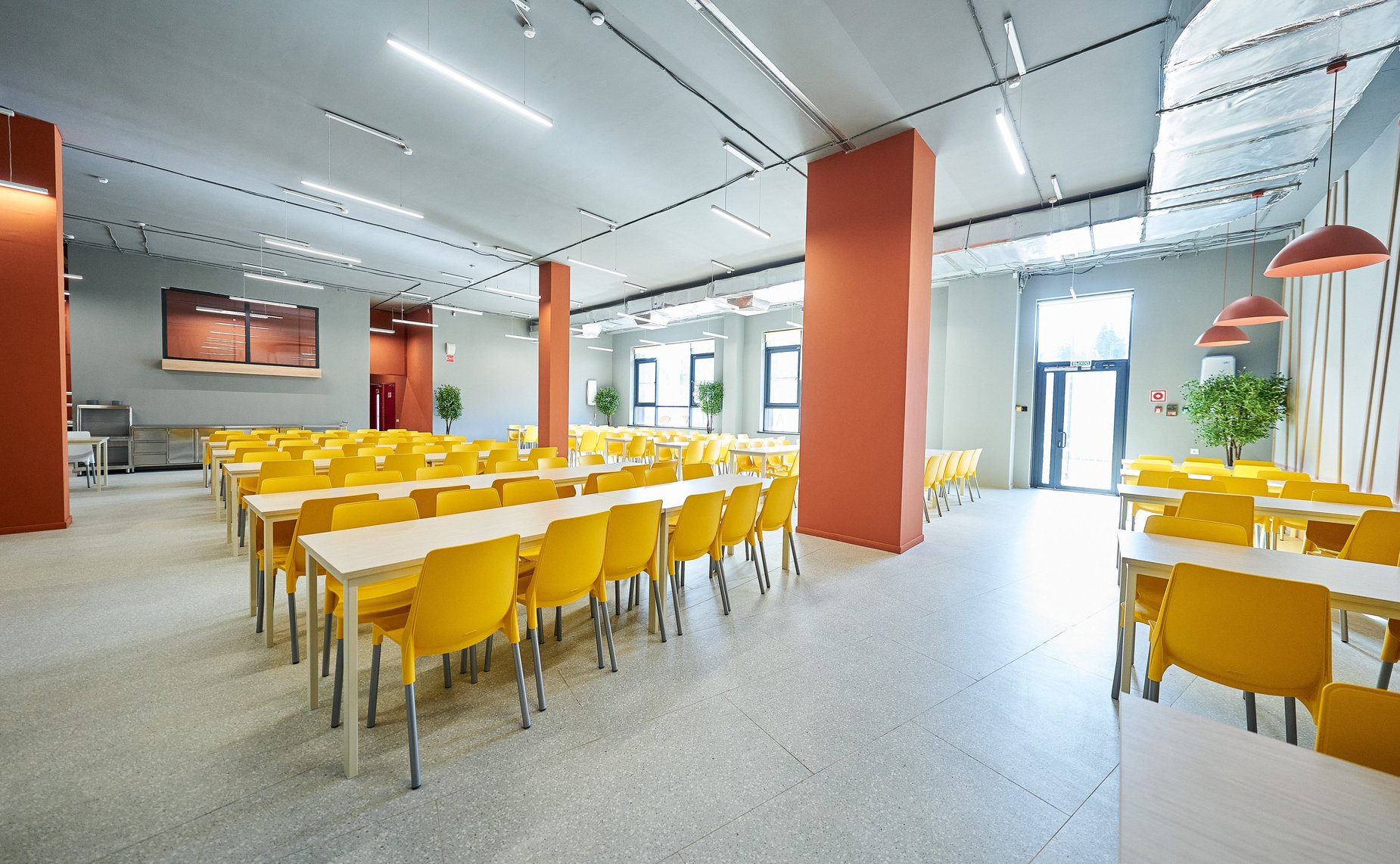 Первый заместитель Председателя СФ Владимир Якушев посетил новый корпус Югорского физико-математического IT-лицея в столице ХМАО Югре