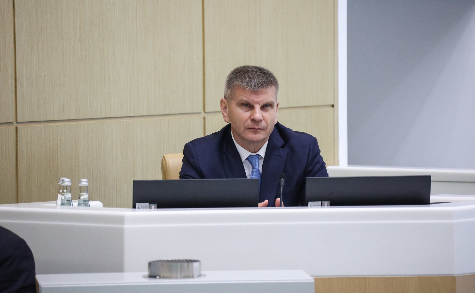 Геннадий Голов