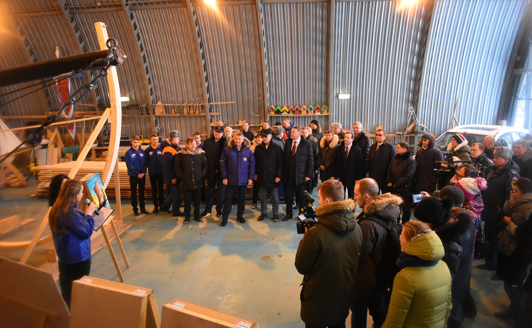 Вице-спикер принял участие в обсуждении путей развития Образовательного центра – кадетской школы «Корабелы Прионежья», а также дал старт гонке «Лыжня России»