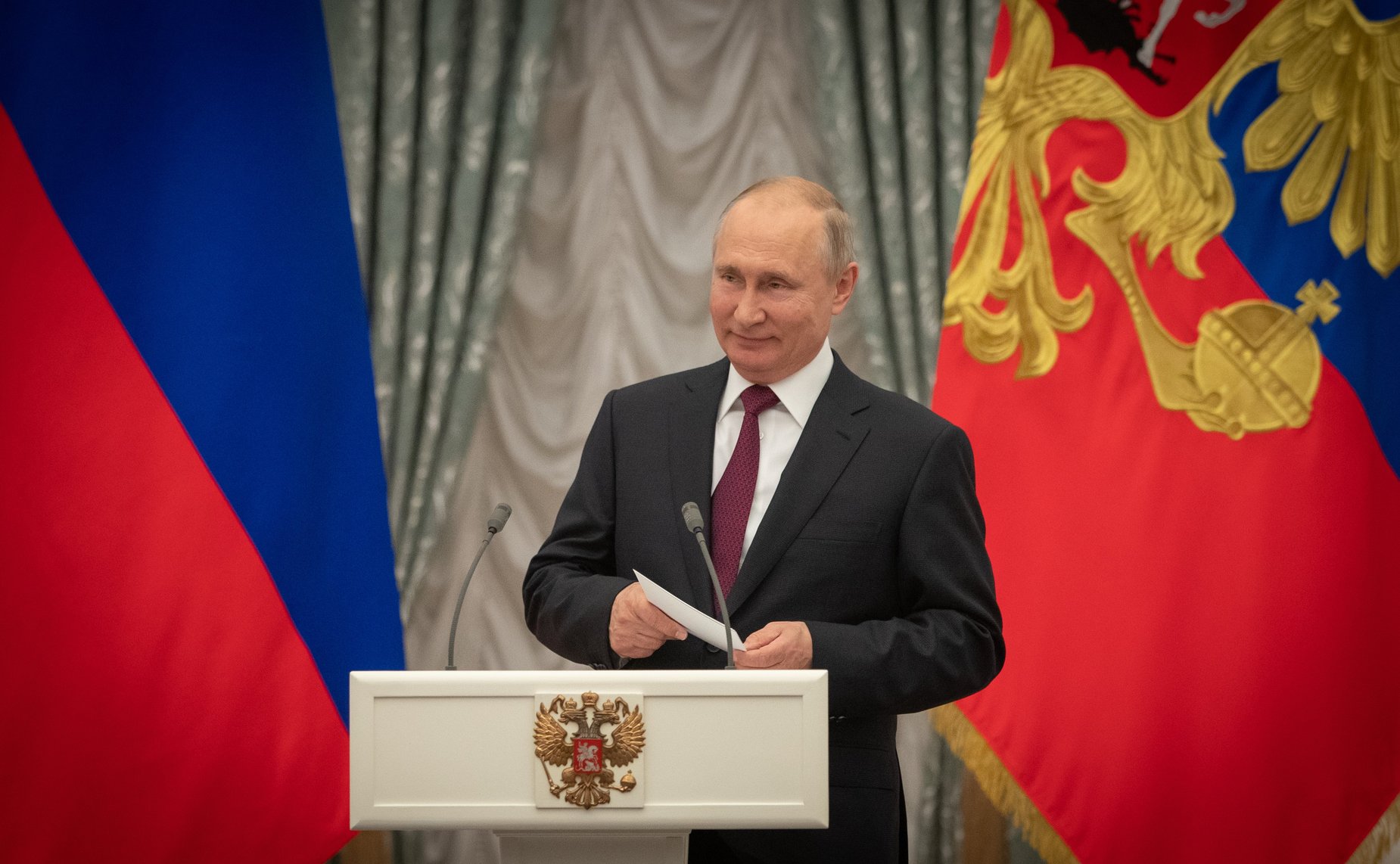 Президент России В. Путин наградил Председателя Совета Федерации В. Матвиенко орденом Святого апостола Андрея Первозванного