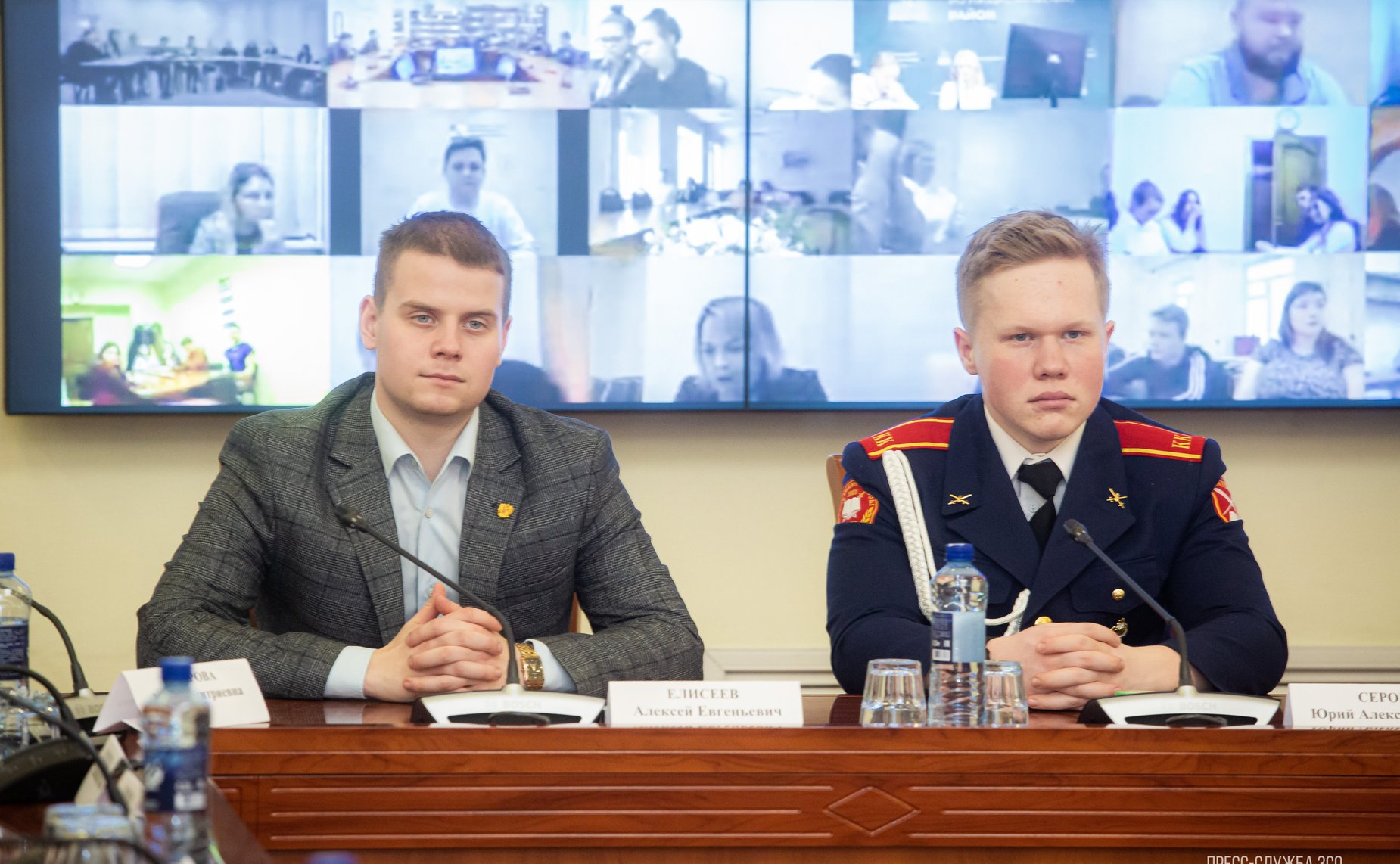 Юрий Воробьев принял участие в очередном заседании Дискуссионного клуба Молодежного парламента при Законодательном Собрании субъекта РФ