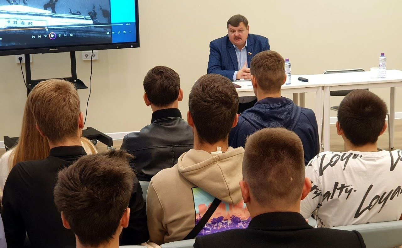 Сергей Колбин провел встречу со студентами Севастопольского государственного университета — участниками проекта «Трижды рождённый!»