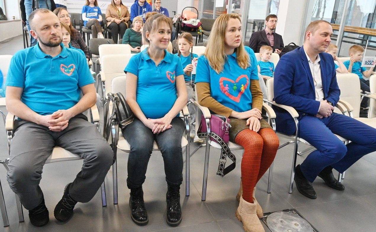 Александр Савин принял участие в прошедшей в Калуге торжественной церемонии, посвященной открытию Года семьи