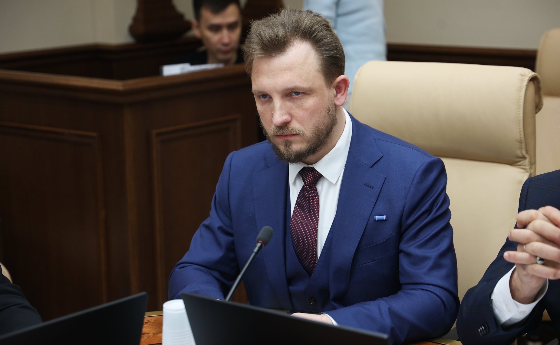 Совещание Комитета Совета Федерации по экономической политике «Пути решения административных, технических и кадровых проблем малой авиации»