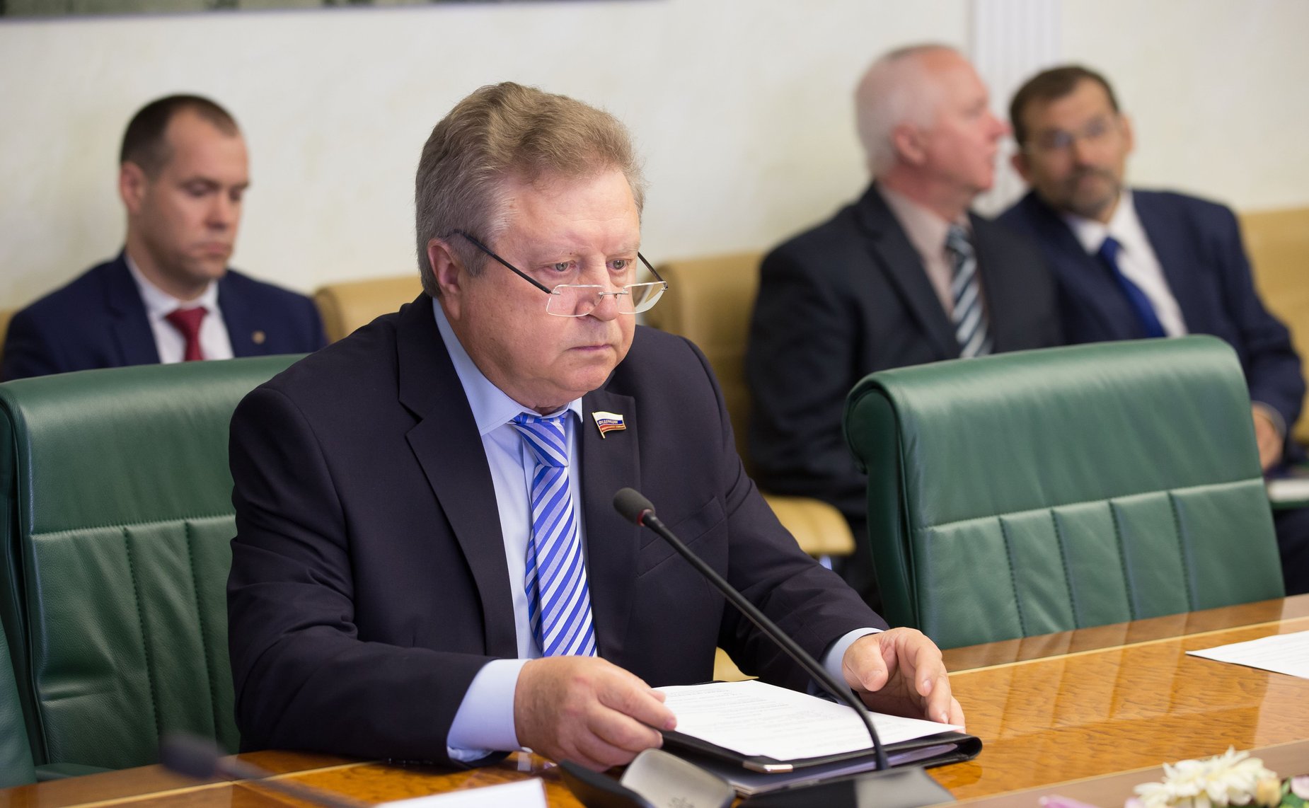 Е. Серебренников