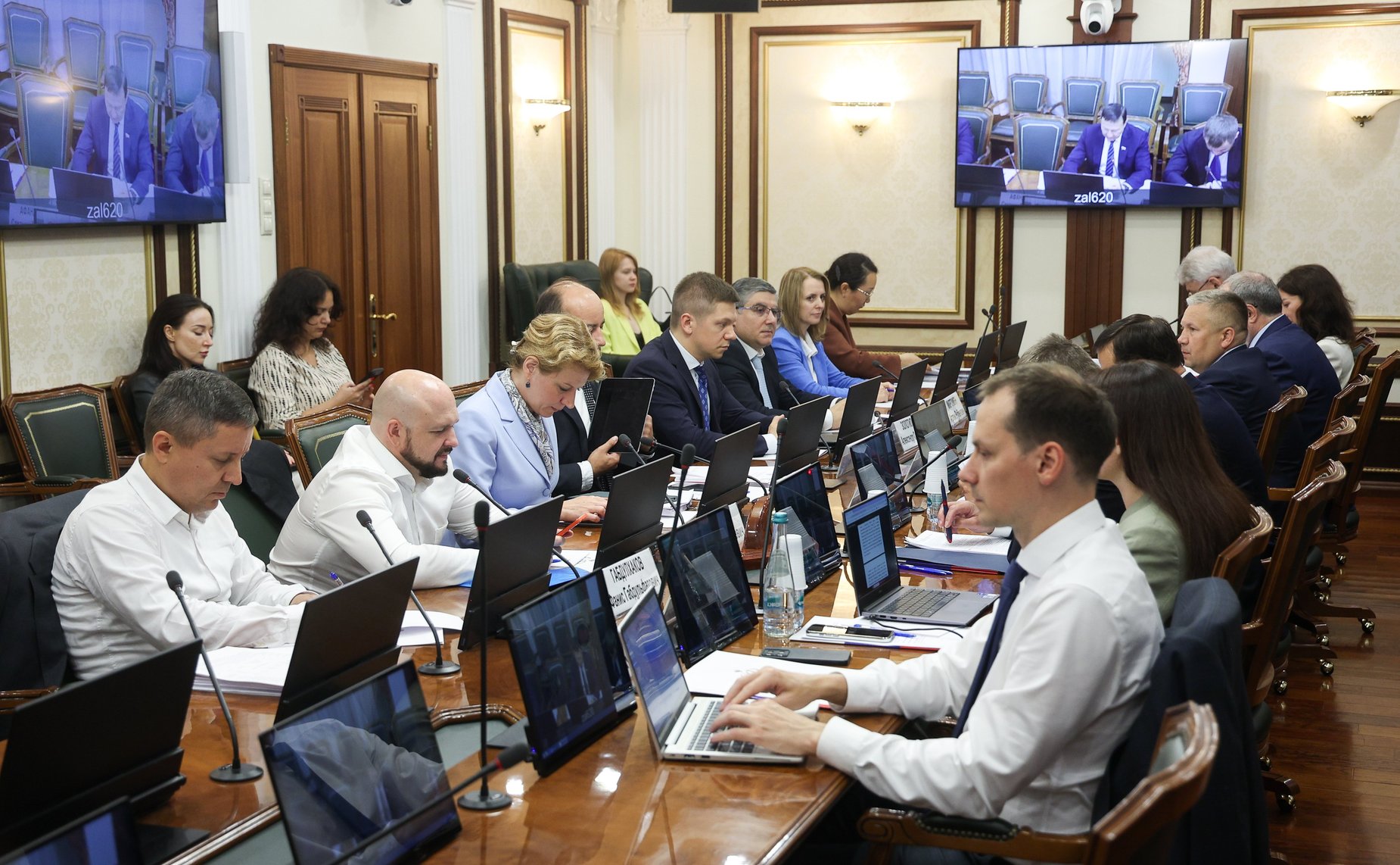 Заседание рабочей группы по внесению в Правительство Российской Федерации предложений по проекту федерального закона о едином преференциальном режиме Дальнего Востока и Арктики