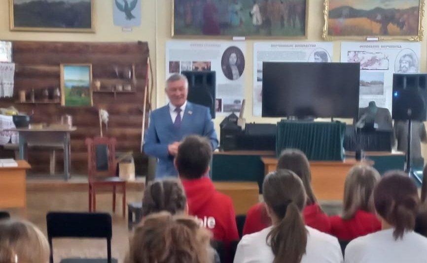 Сергей Михайлов провел совещание по вопросу строительства школы в городе Нерчинске Забайкальского края