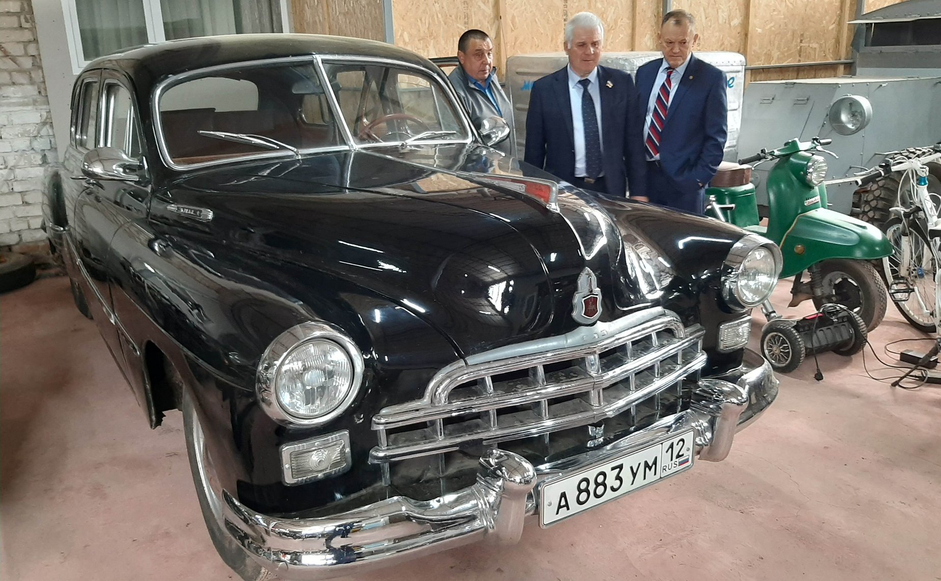 Сергей Мартынов в рамках рабочей поездки по республике посетил «Ретро-музей семьи Куклиных» в поселке Новый Торъял