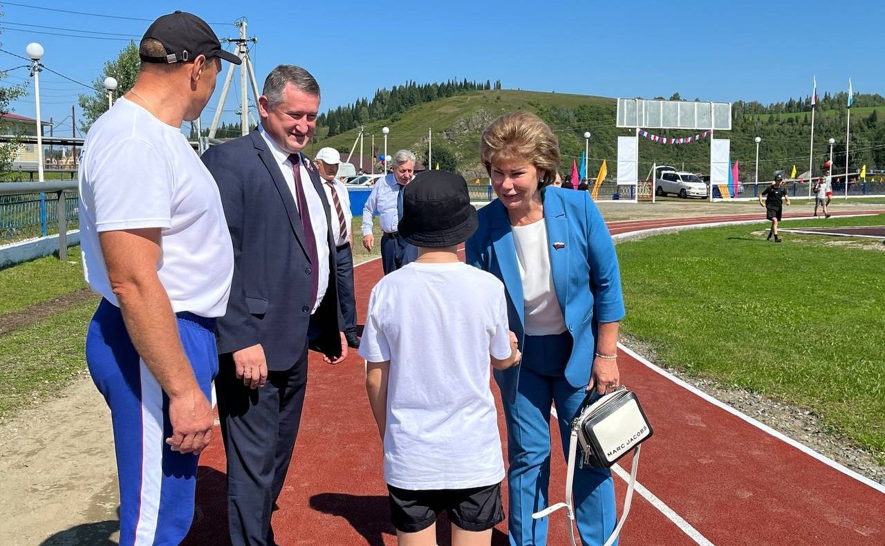 Татьяна Гигель в ходе поездки в регион приняла участие в торжественном открытии районного стадиона «Олимп»