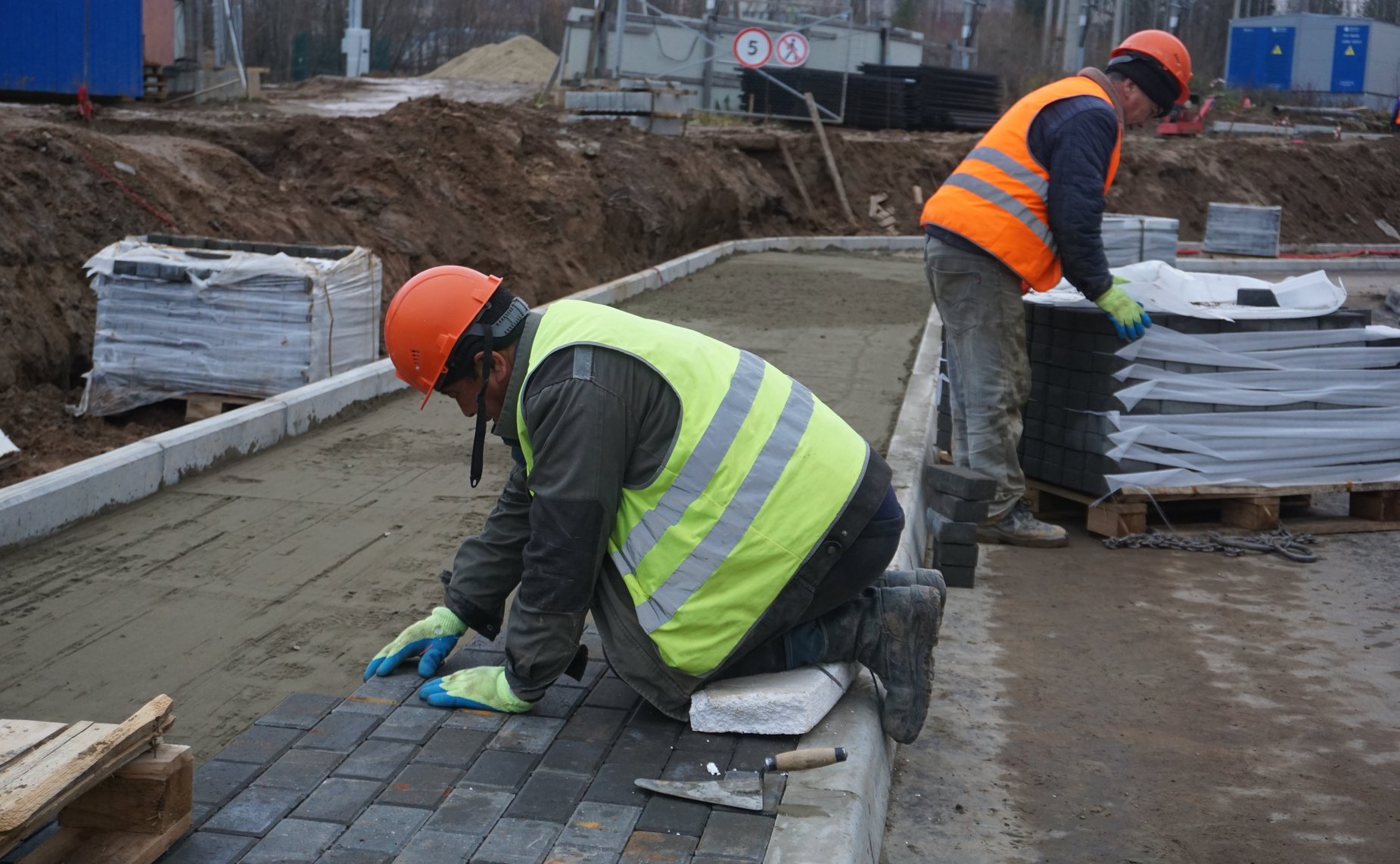 Екатерина Грибкова оценила ход строительства объектов здравоохранения в Сыктывкаре