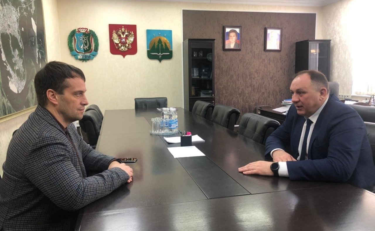 Эдуард Исаков в рамках рабочей поездки в регион провел встречу с мером Ханты-Мансийска Максимом Ряшиным