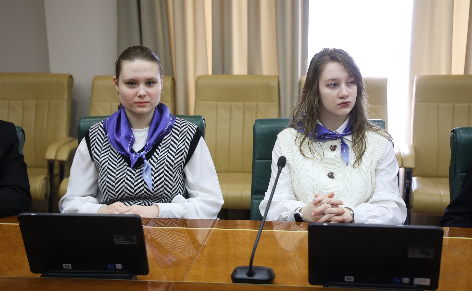 Встреча заместителя Председателя Совета Федерации Юрия Воробьева с учащимися Университетской гимназии МГУ