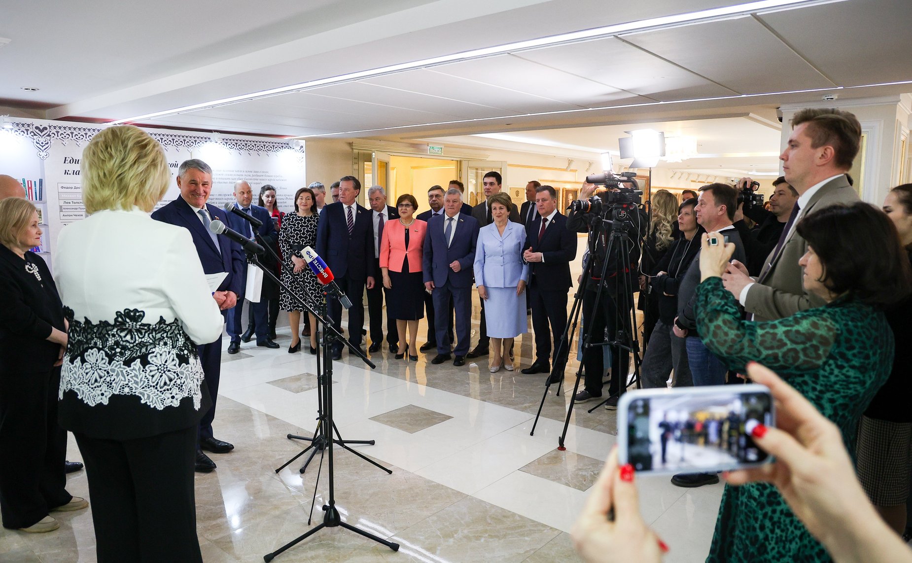 Открытие в Совете Федерации выставки «Единство России в книгах: о труде, ценностях, языке и любви к родной земле»