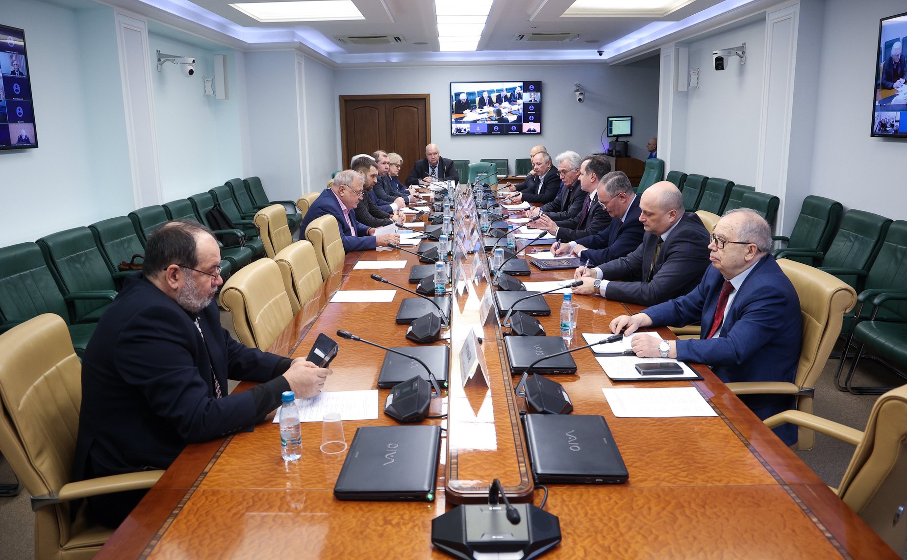 Совещание Комитета СФ по экономической политике «О стратегических вопросах реализации комплексной государственной программы Российской Федерации «Энергосбережение и повышение энергетической эффективности»»