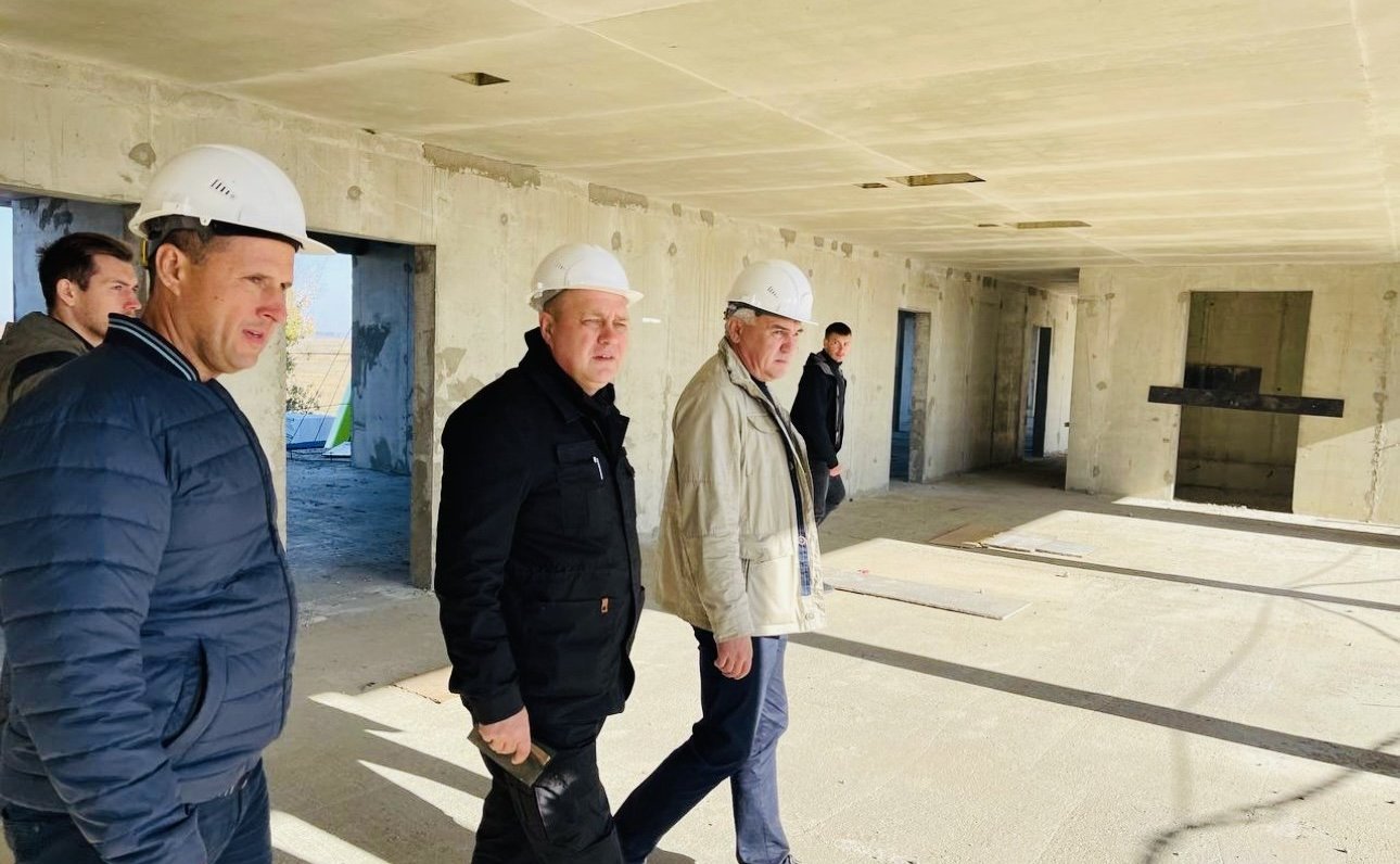 Игорь Кастюкевич посетил строительную площадку в Скадовске, где происходит комплексная застройка