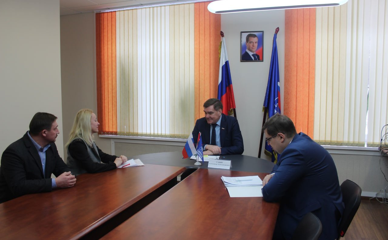 Александр Савин провел прием граждан в г. Калуге