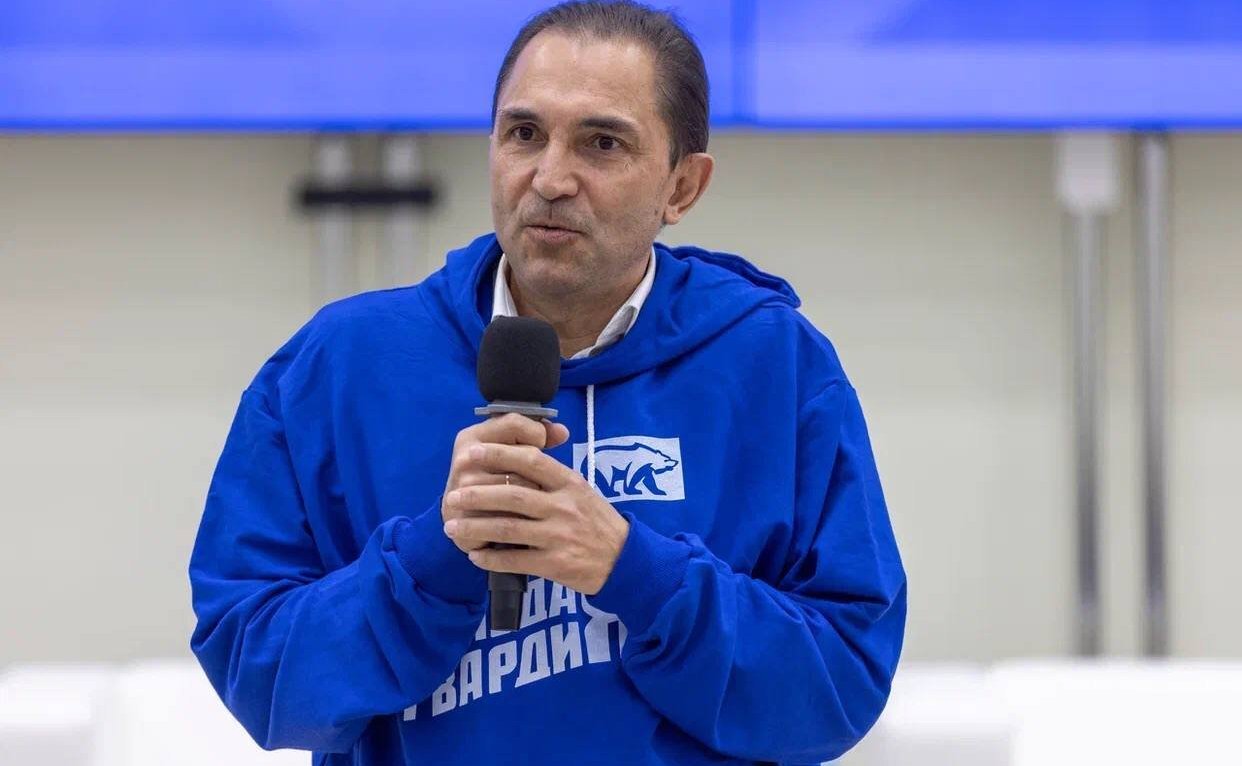 Андрей Хапочкин выступил перед участниками Дальневосточного форума «Молодой гвардии»