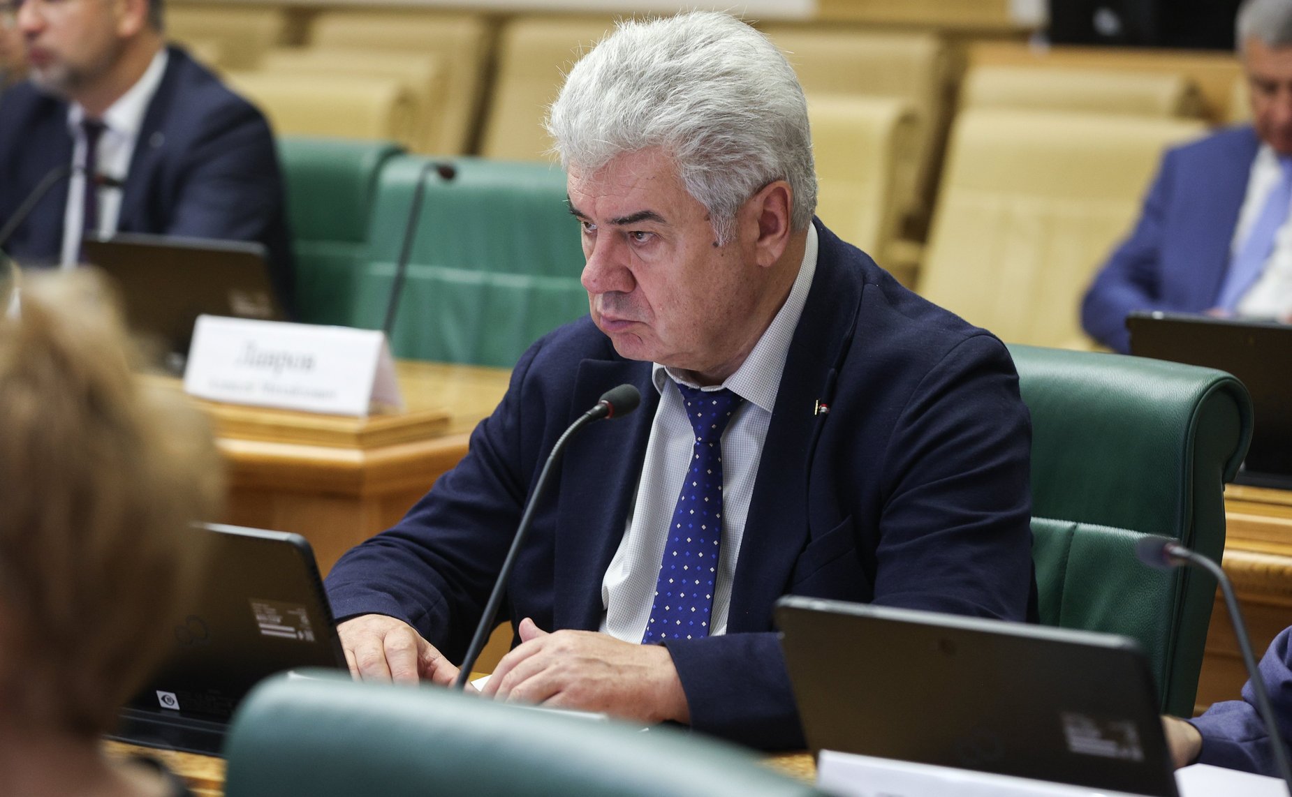 Виктор Бондарев