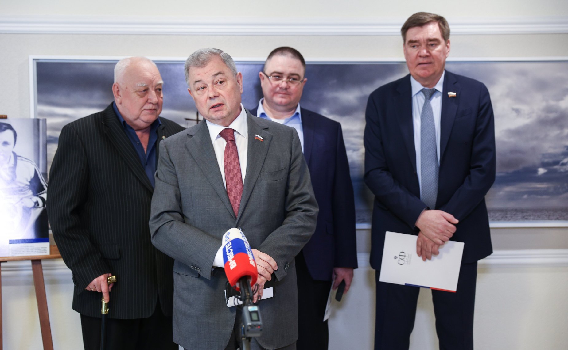 В Совете Федерации открылась выставка «35 лет поисковому движению в России»