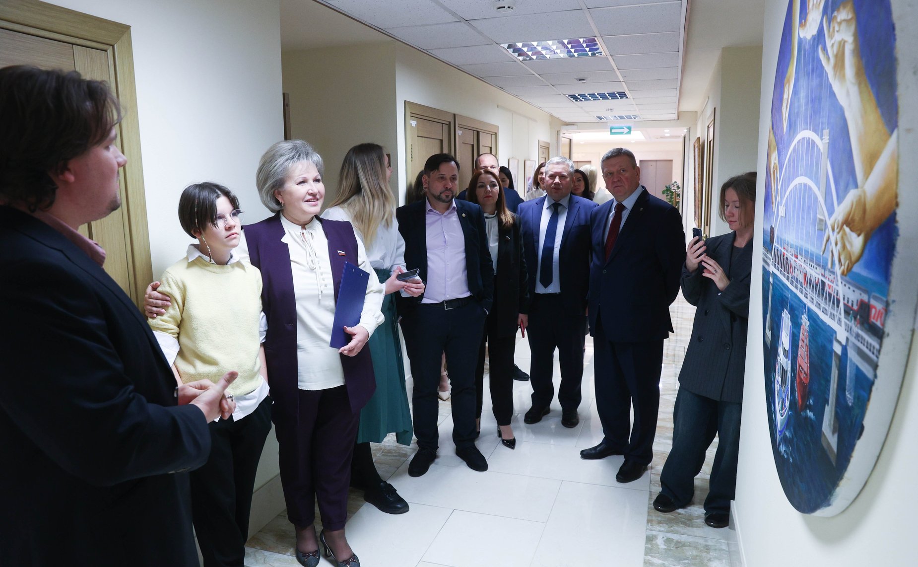 В Совете Федерации открылась выставка «Россия.Текущее» работ российских художников, исследующих современную историю нашей страны