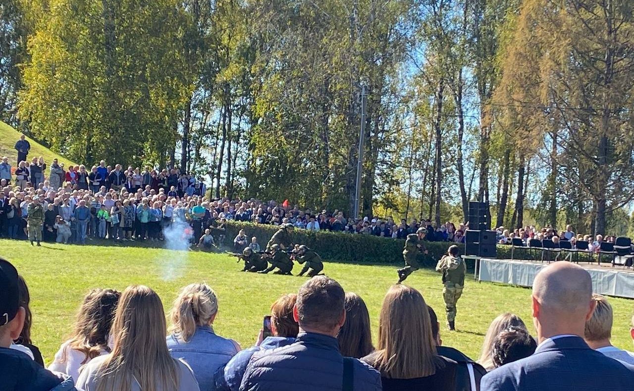 Анатолий Артамонов и Александр Савин посетили мемориальный комплекс «Безымянная высота» в Куйбышевском районе Калужской области