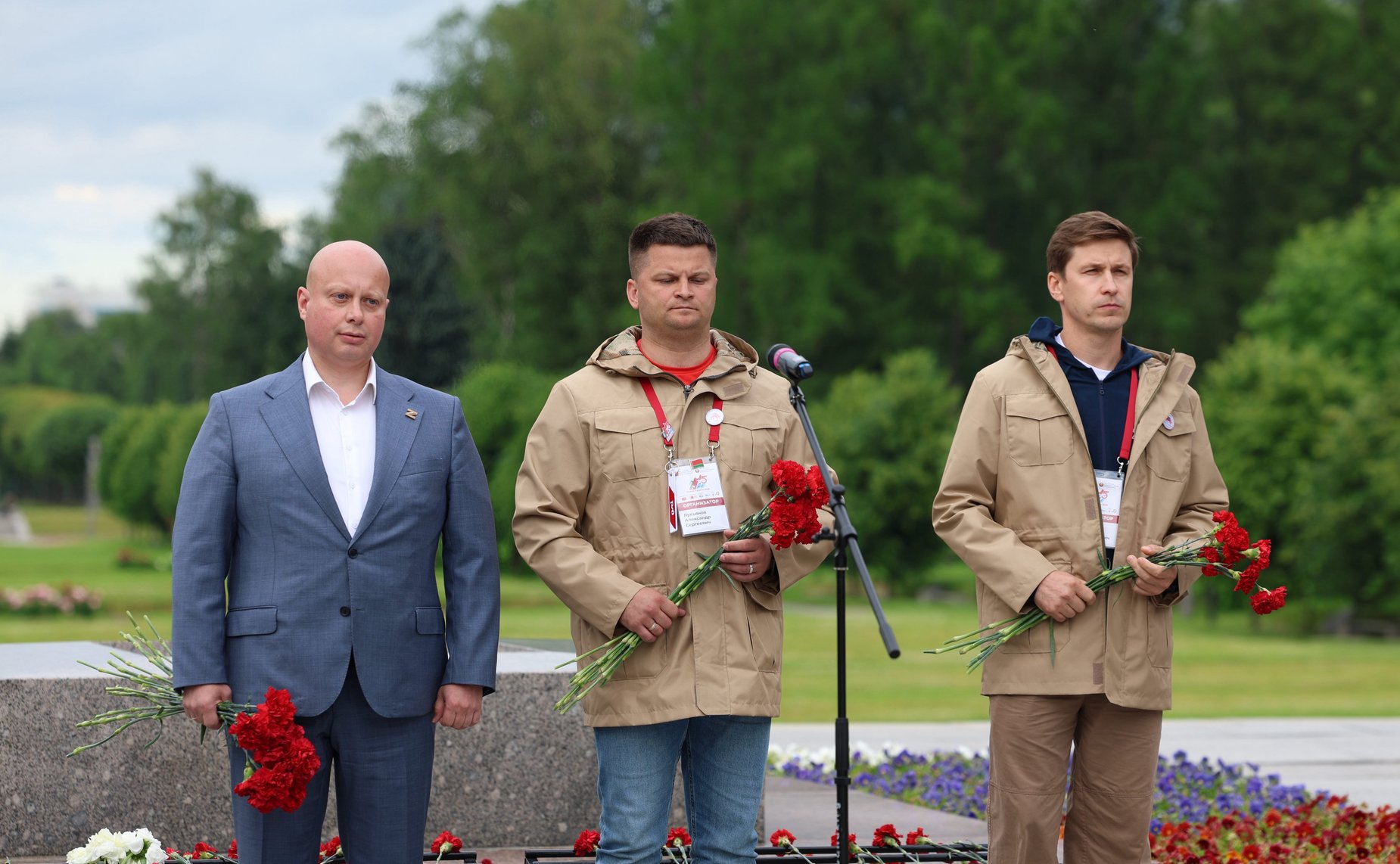 Культурно-образовательный проект «Поезд памяти». Санкт-Петербург. Церемония возложения цветов на Пискаревском мемориальном кладбище