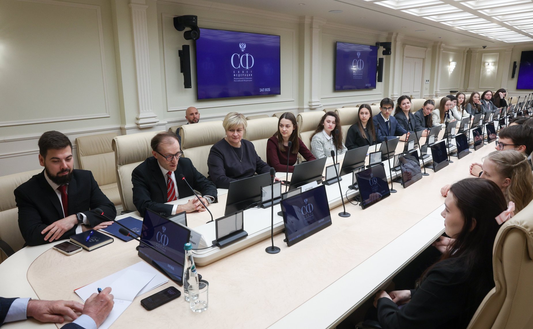 Встреча председателя Комитета Совета Федерации по международным делам Григория Карасина со студентами юридического факультета МГУ им. Ломоносова