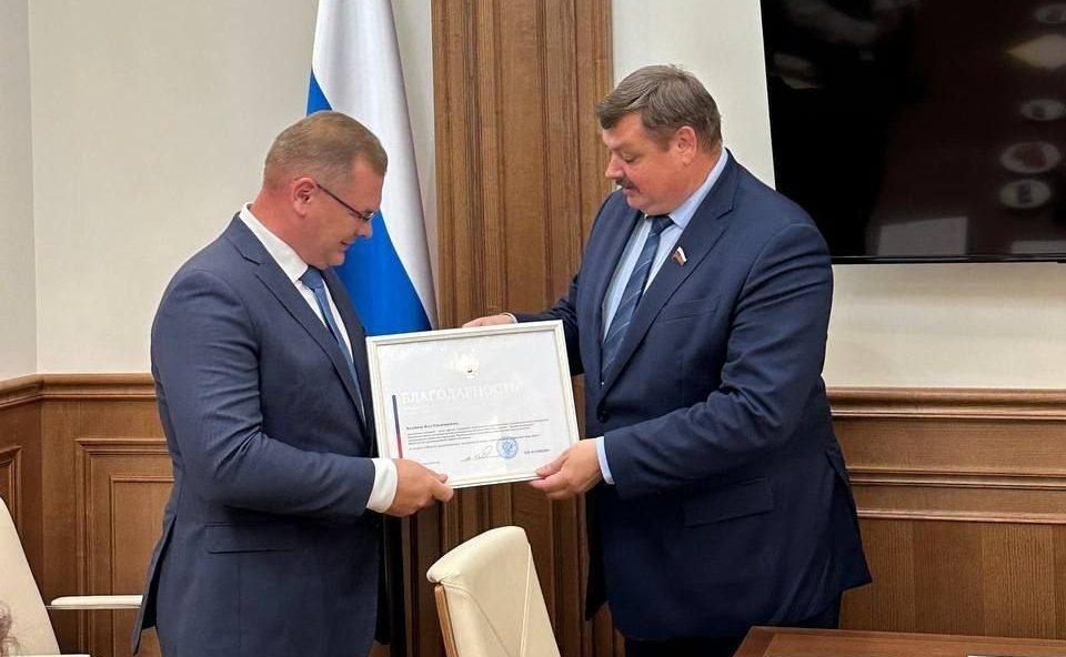 Сергей Колбин вручил награды Совета Федерации врачам института им. П.А. Герцена