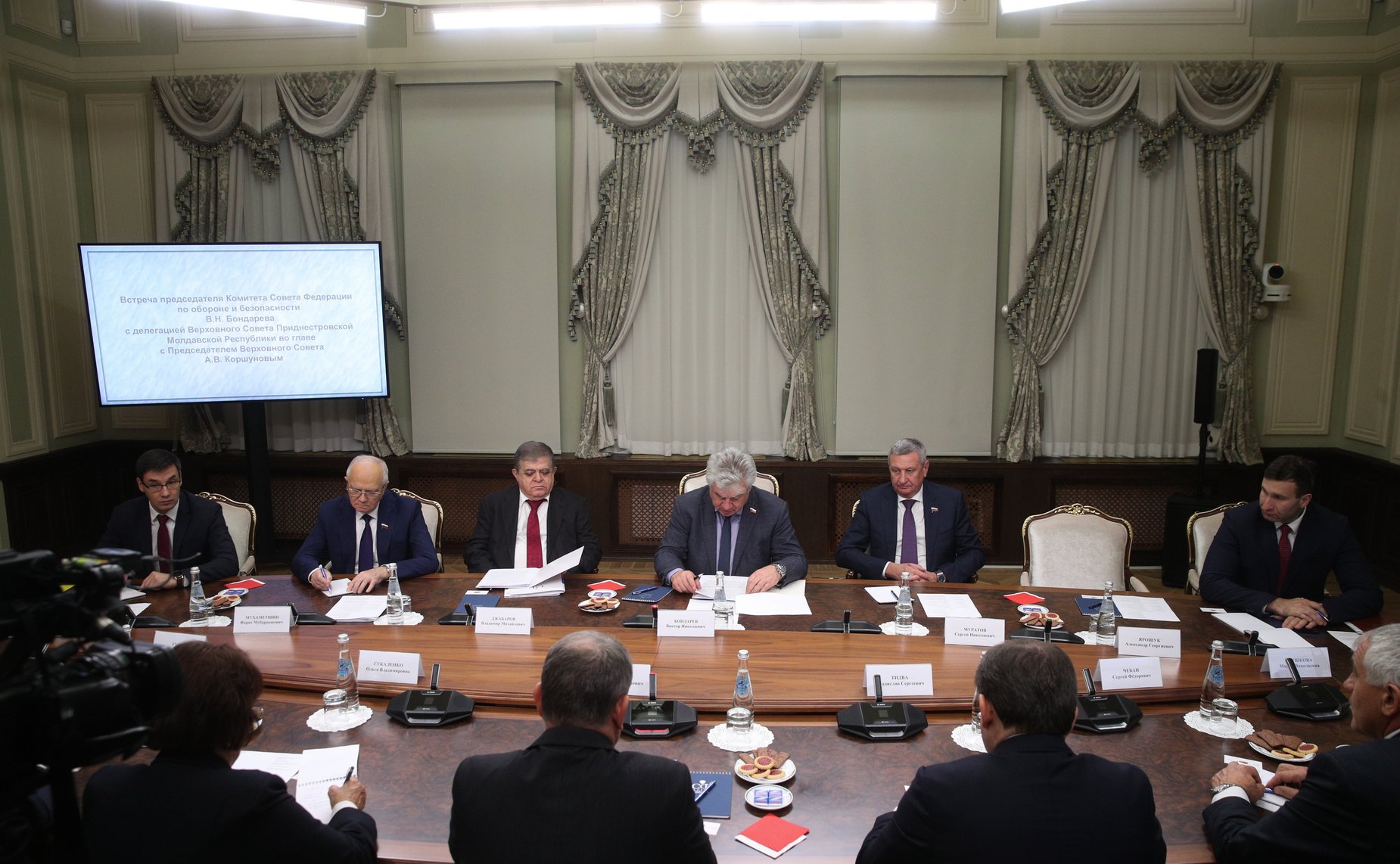 Председатель Комитета СФ по обороне и безопасности Виктор Бондарев провел встречу с Председателем Верховного Совета Приднестровской Молдавской Республики Александром Коршуновым